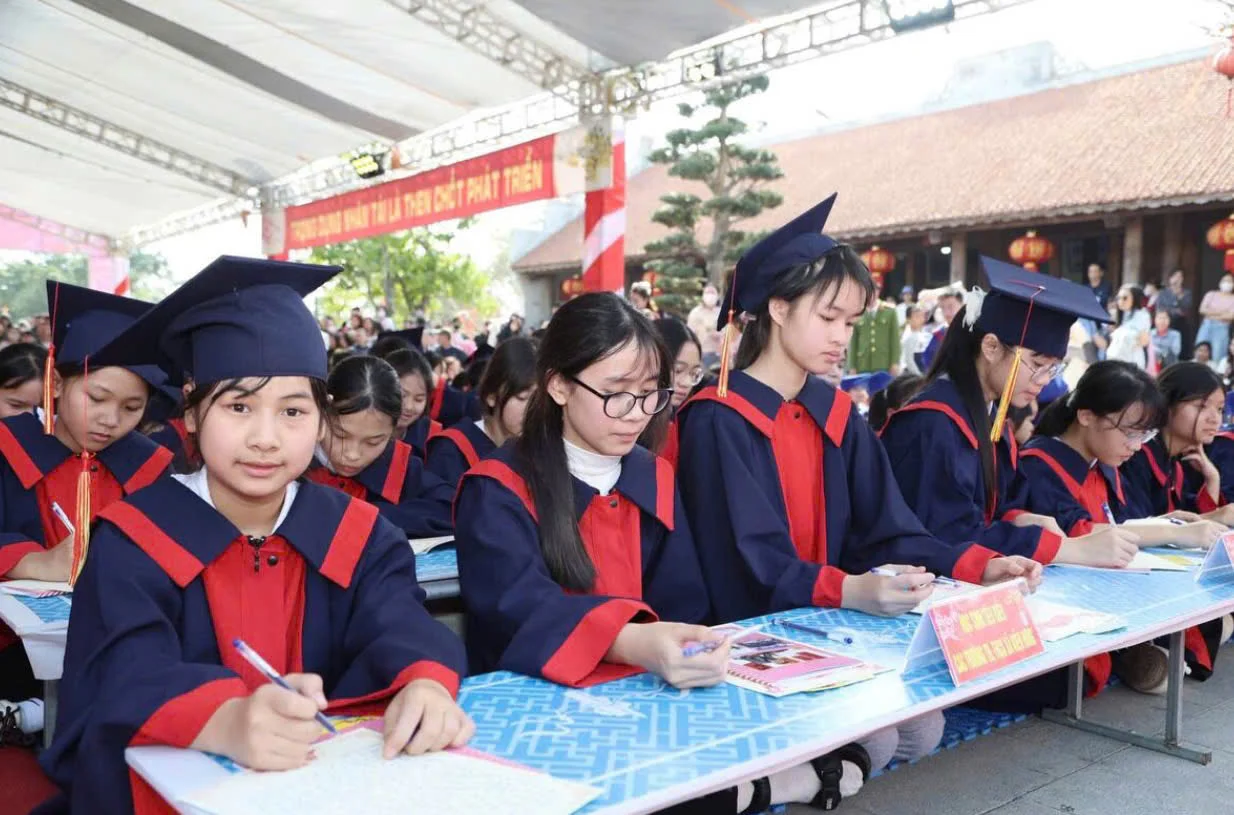 Rộn ràng khai bút đầu xuân