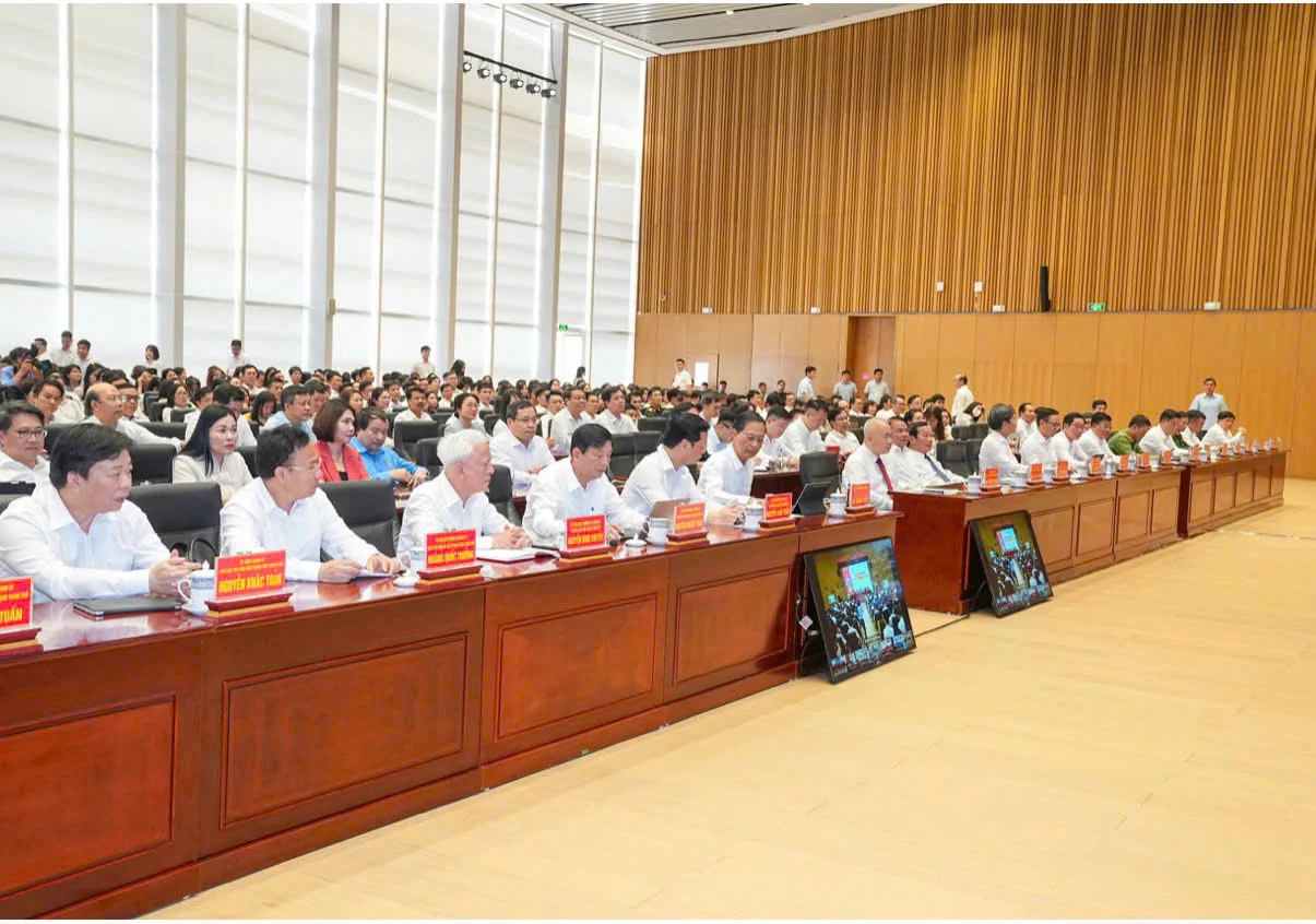 Thủ tướng Chính phủ Lê Minh Hưng tiếp xúc cử tri, báo cáo kết quả Kỳ họp thứ Nhất, Quốc hội khóa XVI