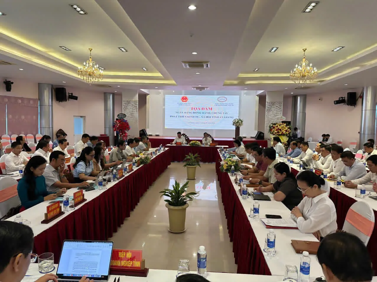 An Giang: Tổ chức tọa đàm “Ngân hàng đồng hành, chung tay phát triển kinh tế xã hội địa phương 