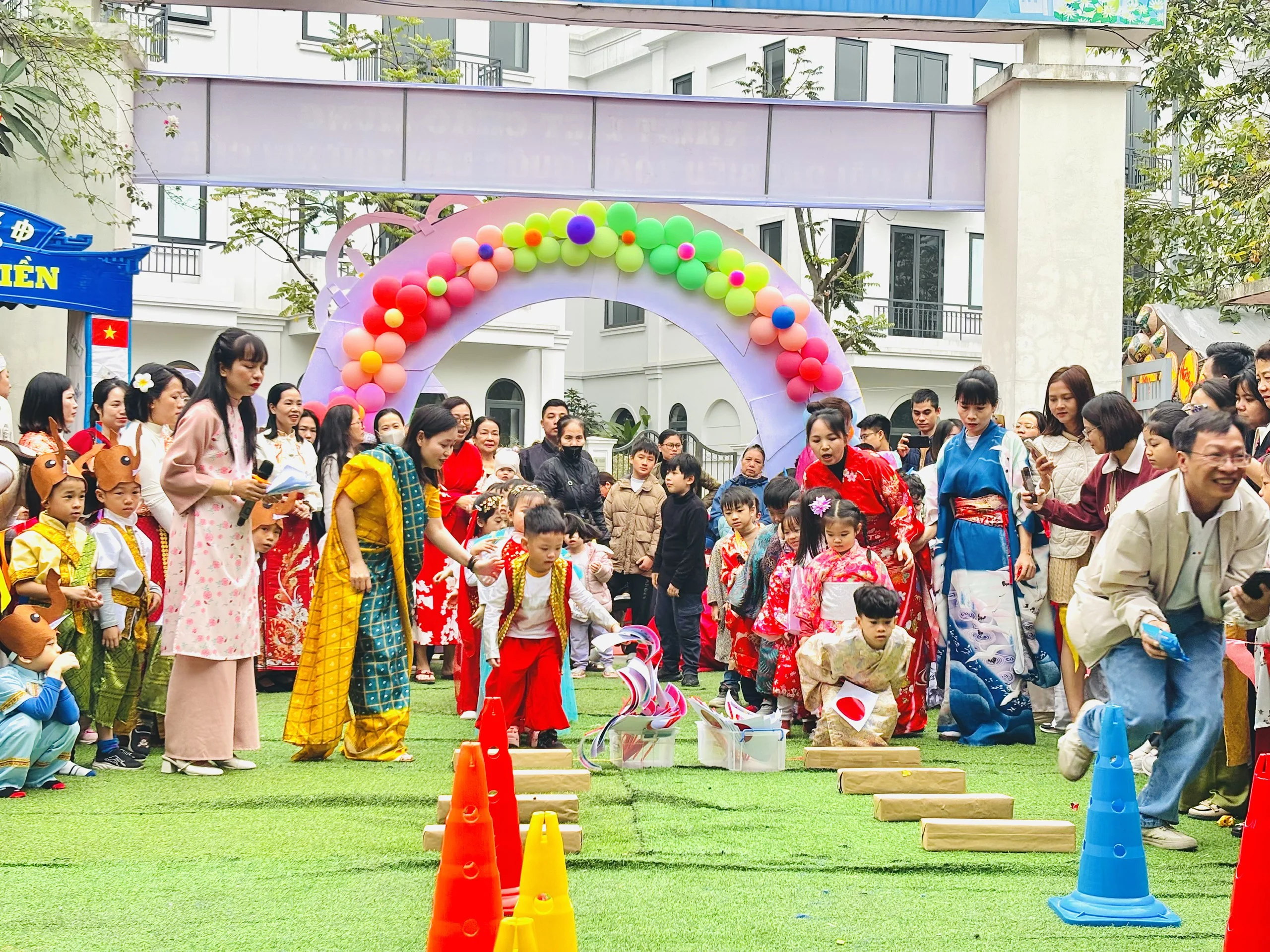 Sắc xuân Châu Á cùng cô trò Trường Mầm non Lê Quý Đôn