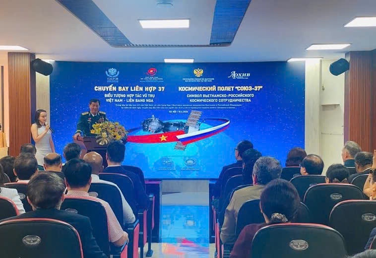 Trưng bày nhiều tư liệu quý về chuyến bay vũ trụ đầu tiên của người Việt Nam