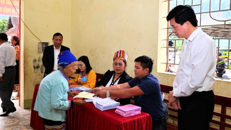 Nghệ An: Cử tri 12 xã miền núi gác lại việc nương rẫy để đi bầu cử sớm