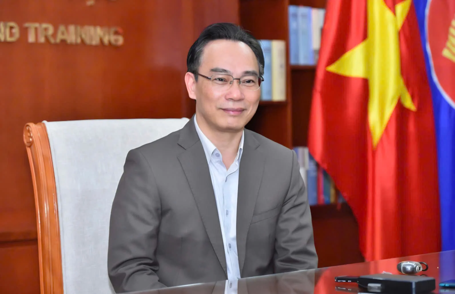 Giám đốc Đại học Quốc gia Hà Nội được giao Quyền Bộ trưởng Bộ Giáo dục và Đào tạo