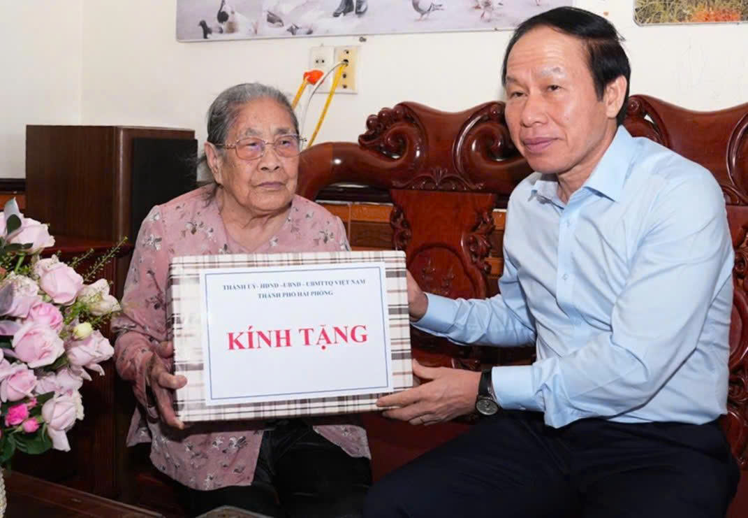 Bí thư Thành ủy Hải Phòng thăm Mẹ Việt Nam anh hùng