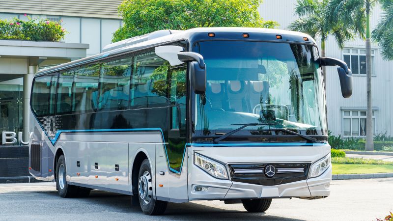 THACO AUTO xuất khẩu xe bus cao cấp Mercedes-Benz RS 1936 sang thị trường Thái Lan