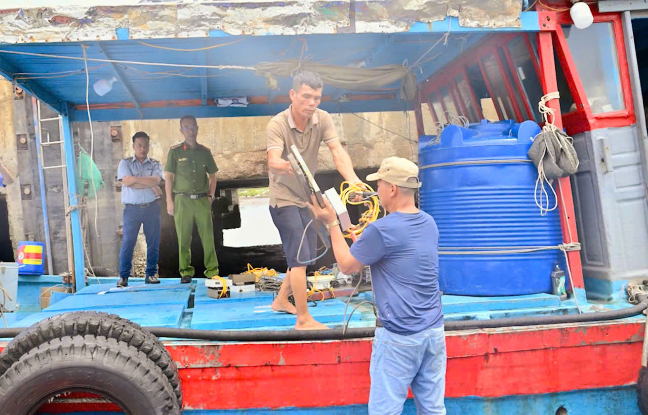 Quảng Ninh: Khởi tố vụ án 13 tàu cá tháo thiết bị giám sát hành trình để khai thác trái phép trong vùng cấm
