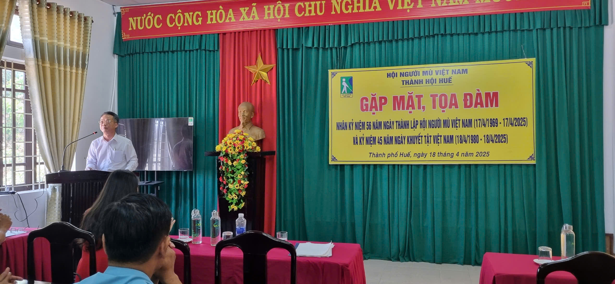 HNM TP.Huế tổ chức các hoạt động kỉ niệm 56 năm ngày thành lập Hội người mù Việt Nam