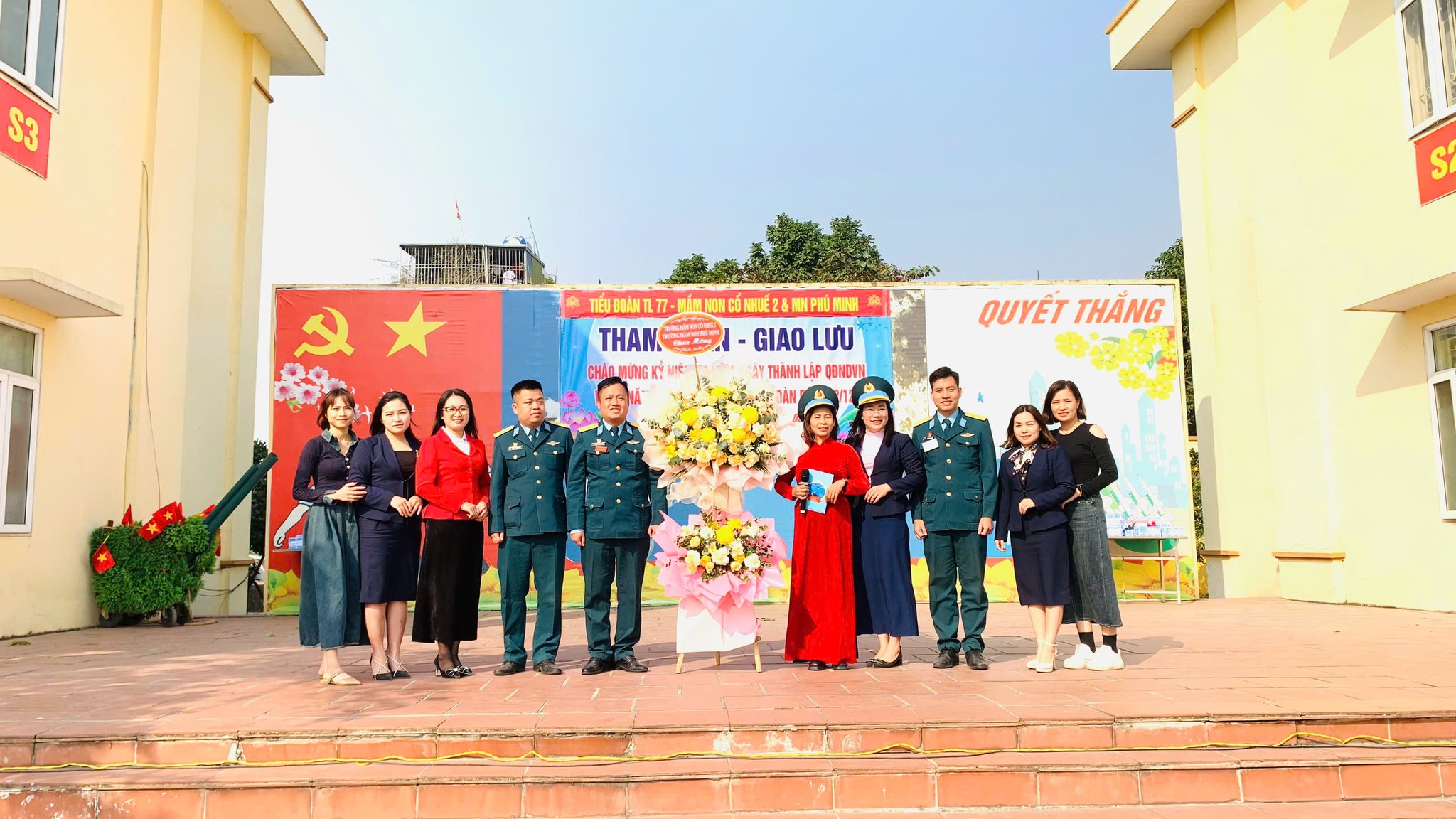 Trường Mầm non Phú Minh tổ chức hoạt động ngoại khoá, tham quan Doanh trại bộ đội